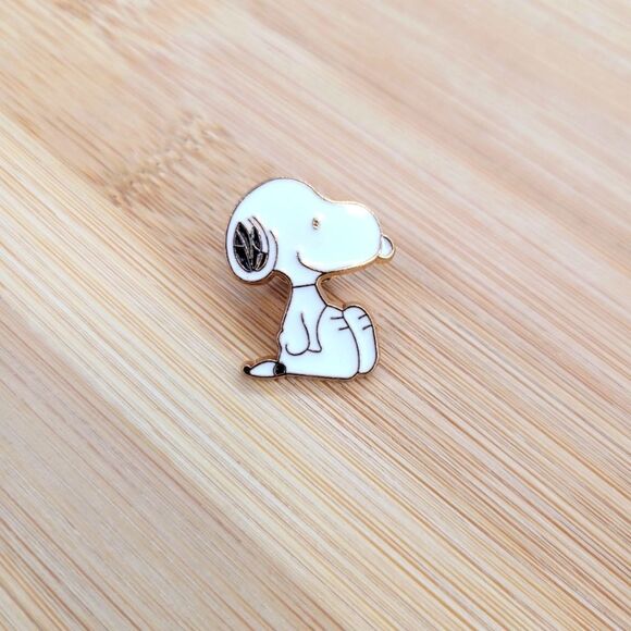 2/$20 Brand New Snoopy Classic Pin Brooch #2 - Picture 1 of 3